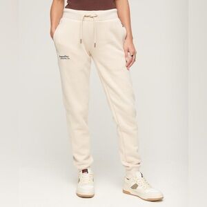 New! Super dry essential logo joggers